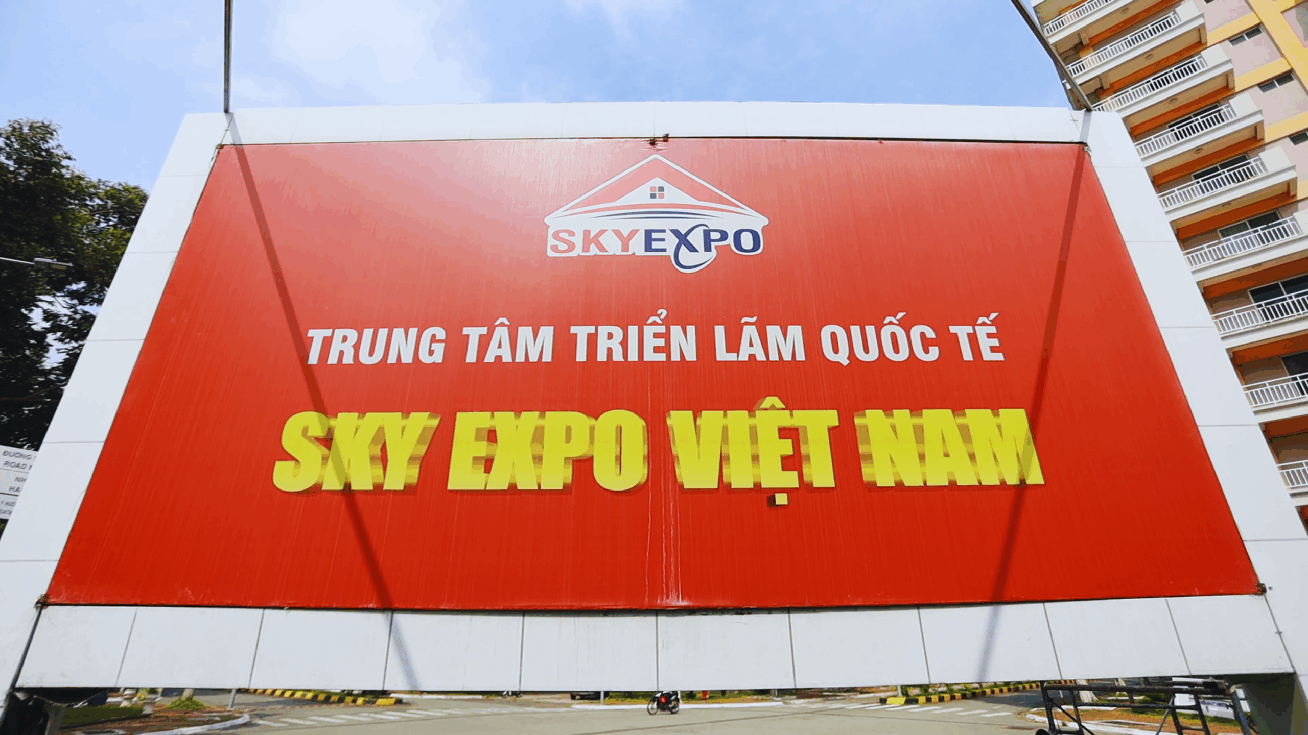 ben ngoai sky 7 scaled